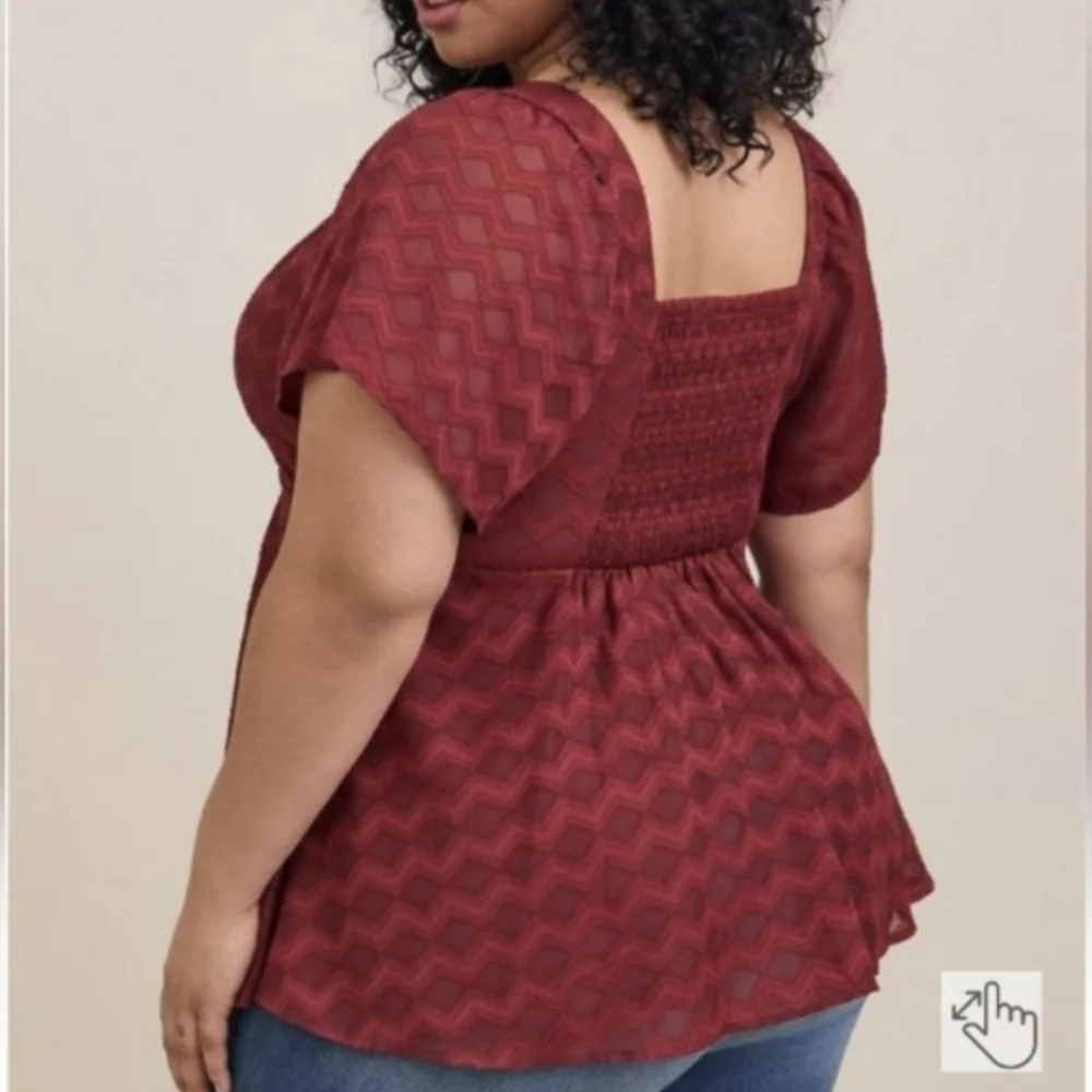 torrid fit and flare textured chiffon top - Picture 4 of 5
